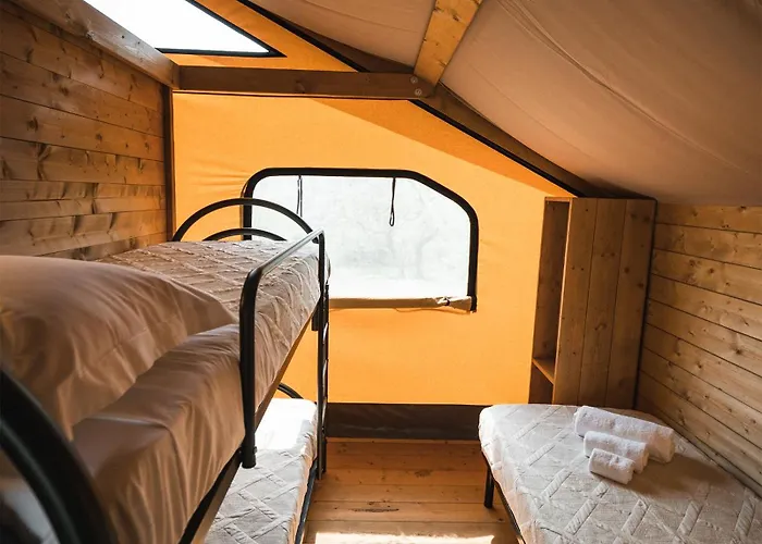 Glamping Poggio Nardini אוהל מפואר